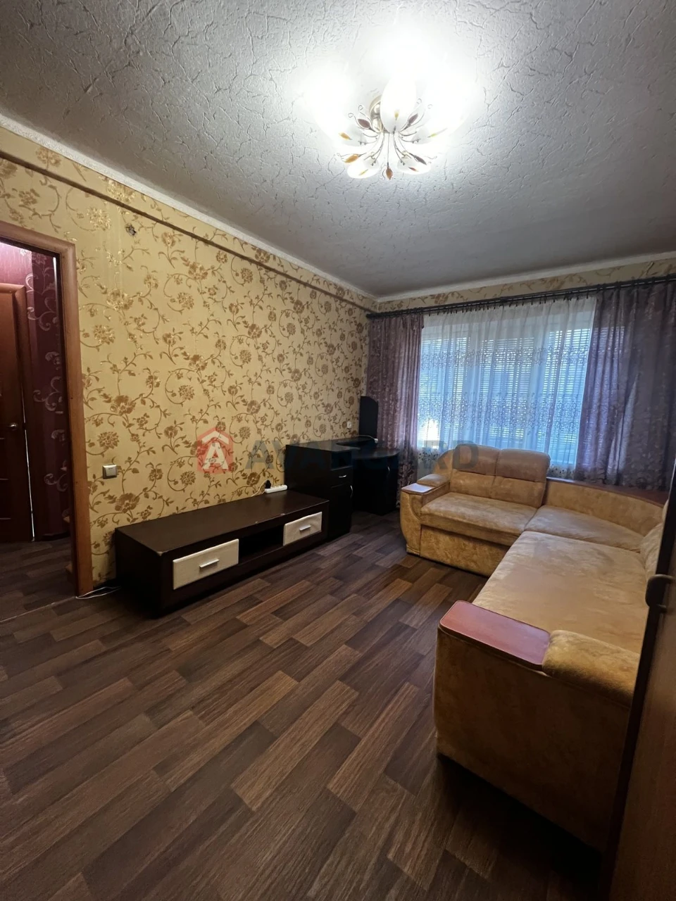 Продається 1-кімнатна квартира в центрі Кам'янського!