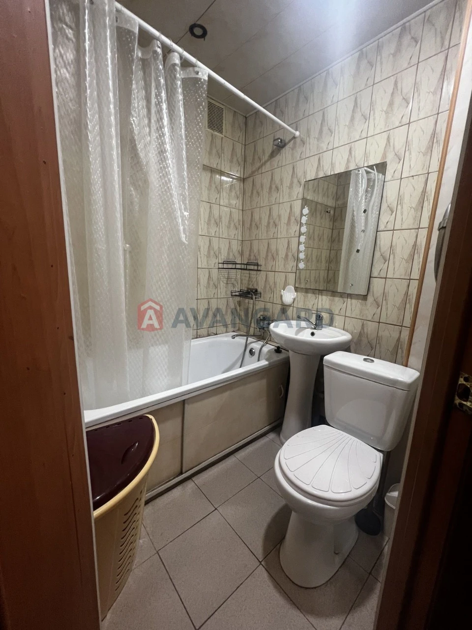 Продається 1-кімнатна квартира в центрі Кам'янського!