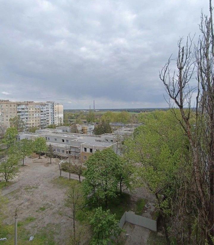 Продам 2х комнатную квартиру левый берег 1й район