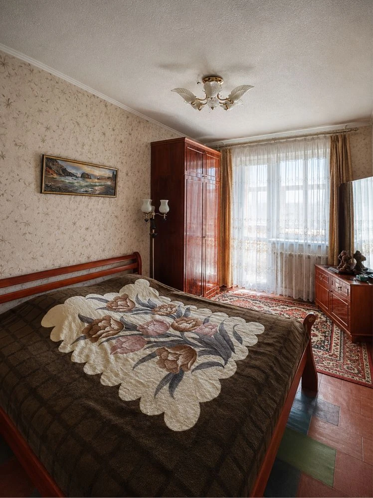 Продам 5-ти комнатную квартиру Левый Берег