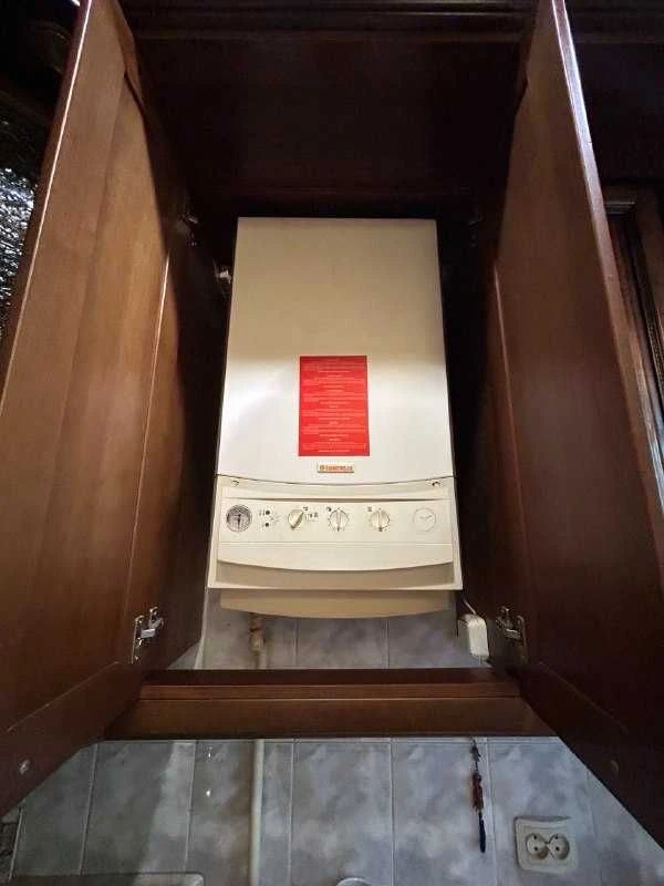 Продається 3-кімнатна квартира в центрі