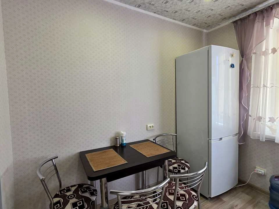 Квартира. Каменское, Каменское (Днепродзержинск), Иван М