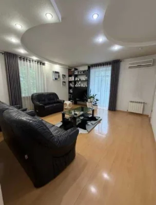 For Sale 2-room apartment Stalin-style in the center of T. Шевchenko. Area 7