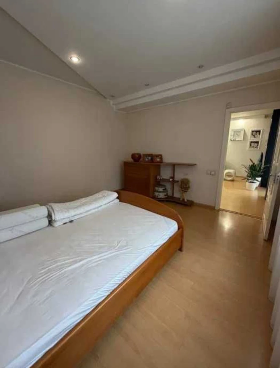 For Sale 2-room apartment Stalin-style in the center of T. Шевchenko. Area 7