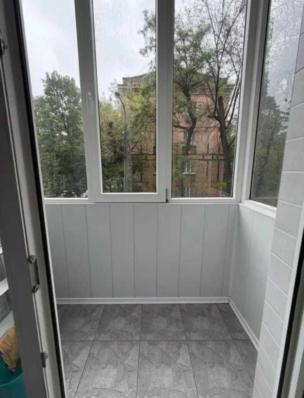 For Sale 2-room apartment Stalin-style in the center of T. Шевchenko. Area 7