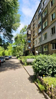 Продам 2х комнатную квартиру Є-Відновлення Ваучер