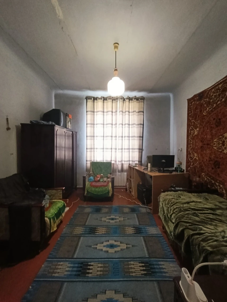 For Sale: 2-room apartment on the right bank