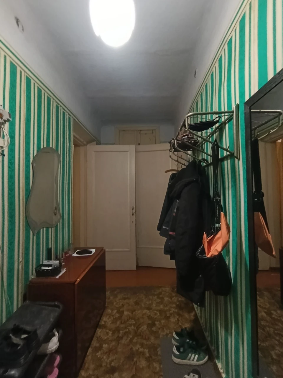 For Sale: 2-room apartment on the right bank
