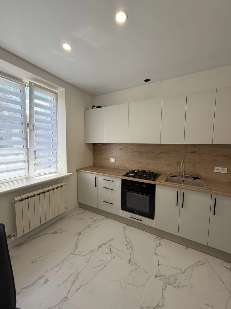 For Sale: 2-room apartment in Quiet Center | Capreмонт | Gas Autonomous
