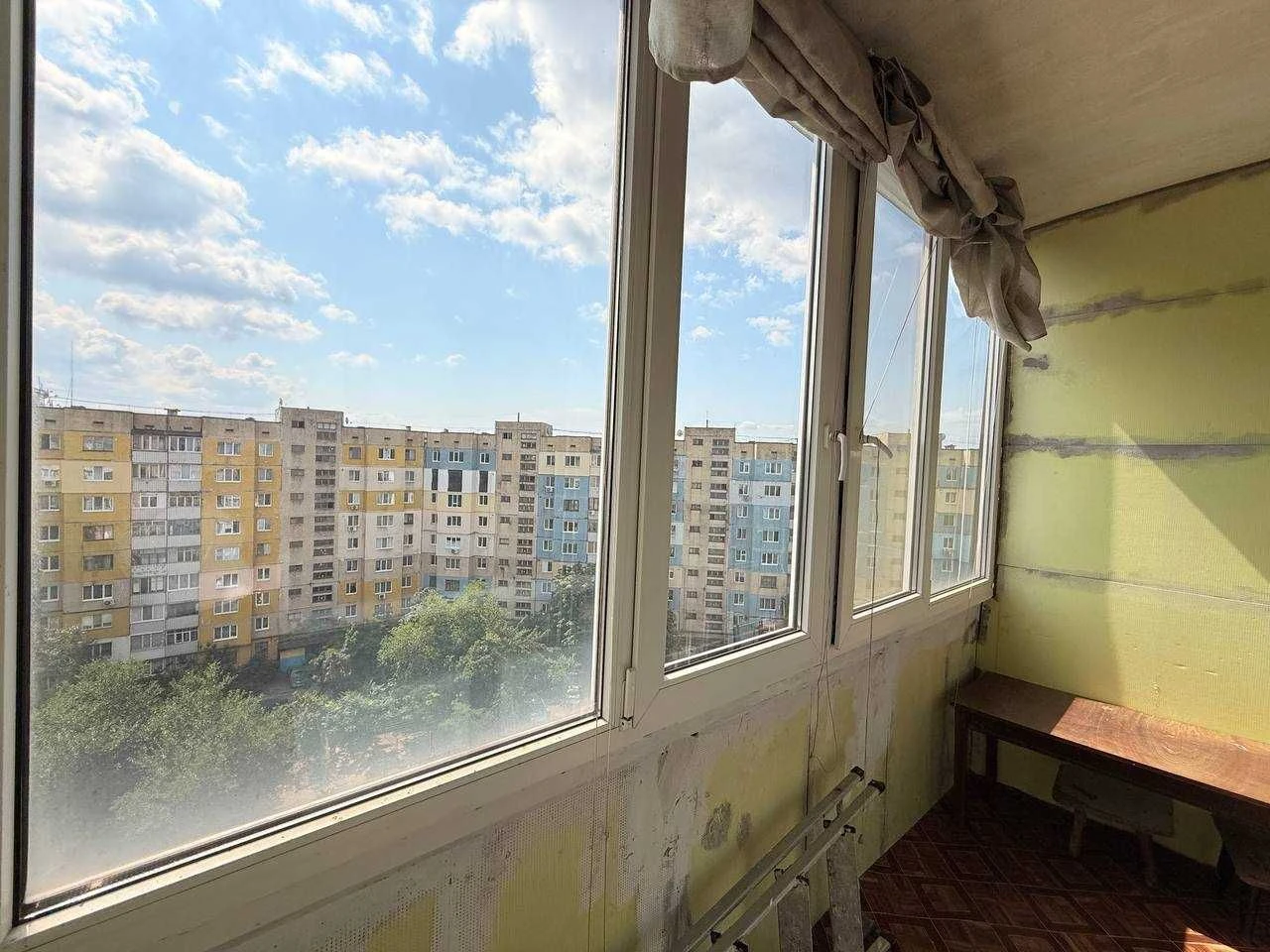 Sale of a 2-room apartment, furniture and appliances, Left Bank, Bud Avenue