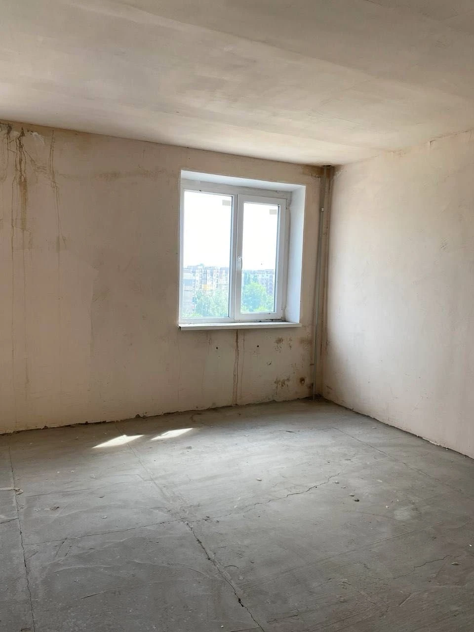 Продам простору 2-кімнатну квартиру 87 м² у центрі Лівого бе