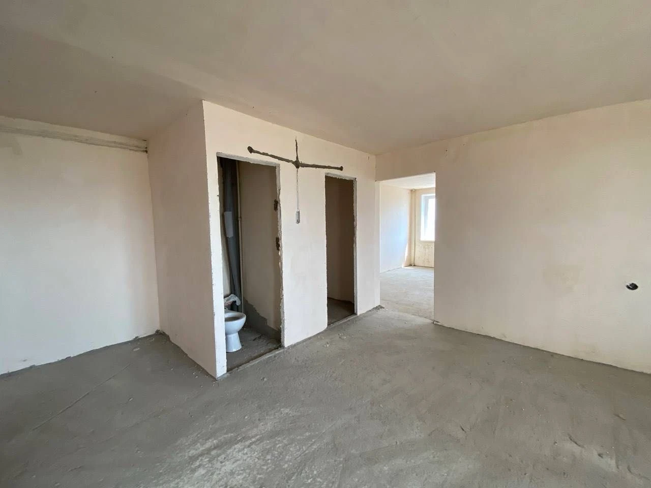 Продам простору 2-кімнатну квартиру 87 м² у центрі Лівого бе