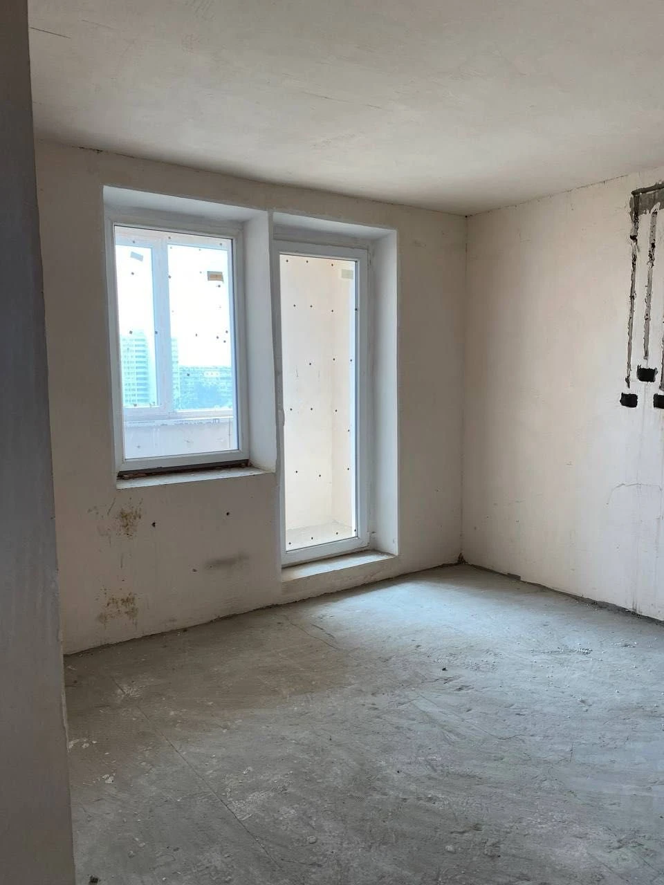 Продам простору 2-кімнатну квартиру 87 м² у центрі Лівого бе