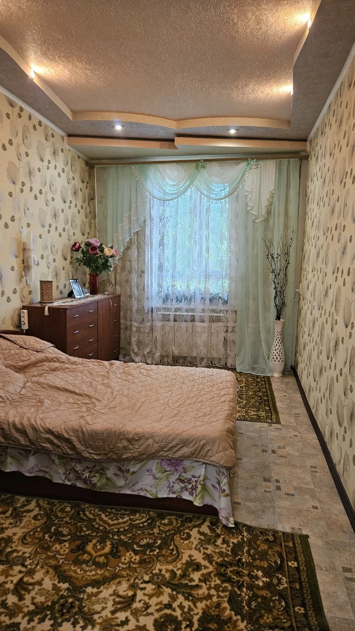 For sale 4-room apartment in Sosgorod, mar