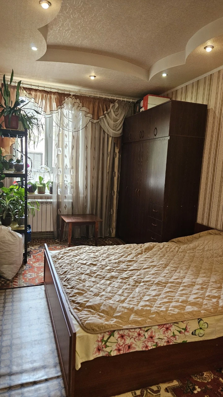 For sale 4-room apartment in Sosgorod, mar
