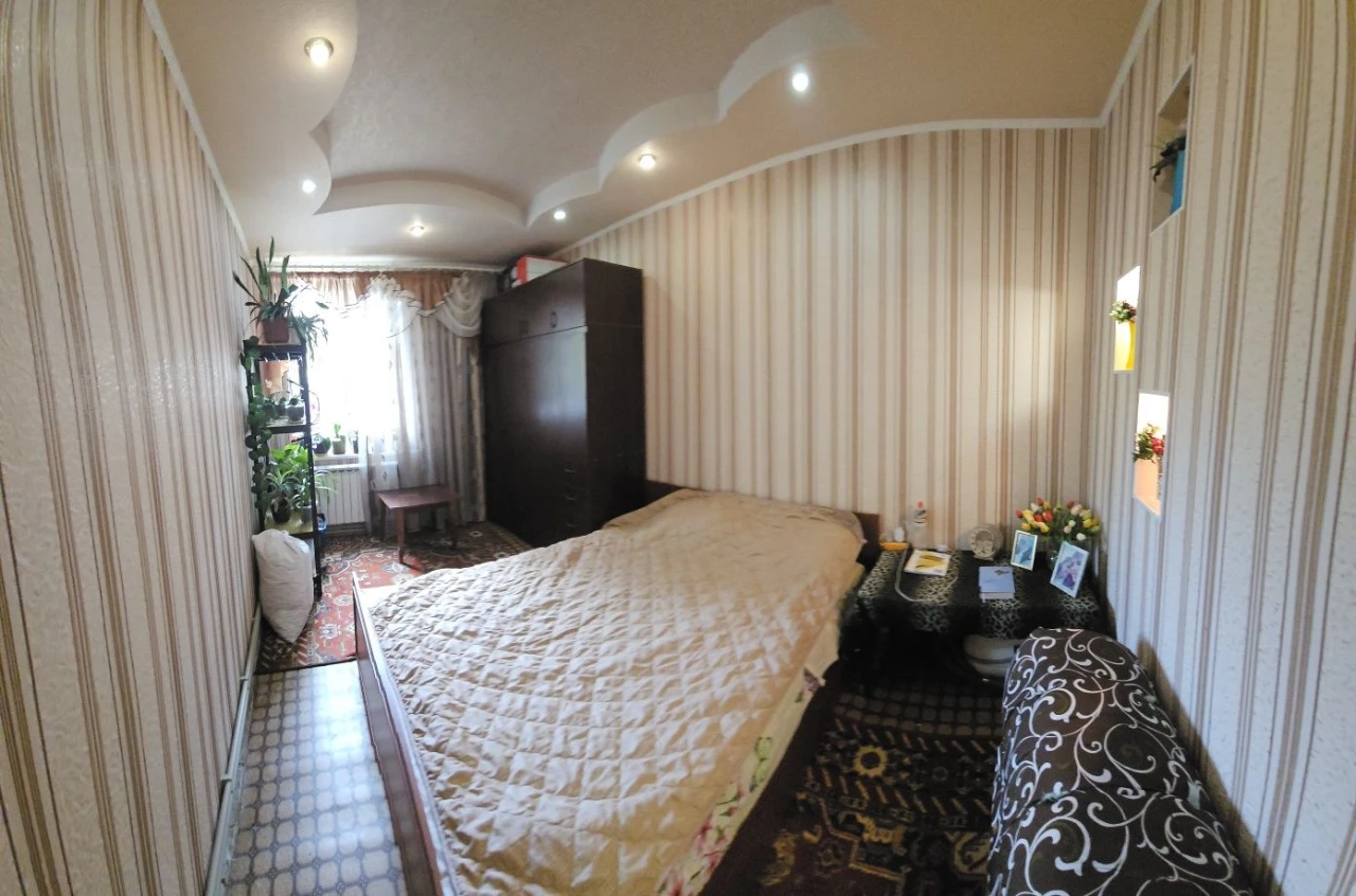 For sale 4-room apartment in Sosgorod, mar