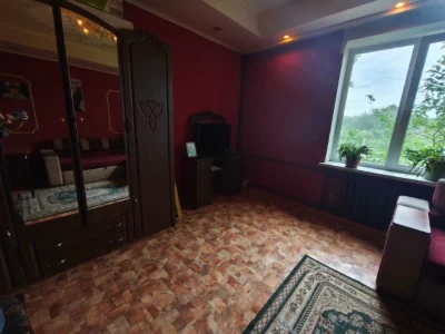 For sale, 3-room apartment on the right bank