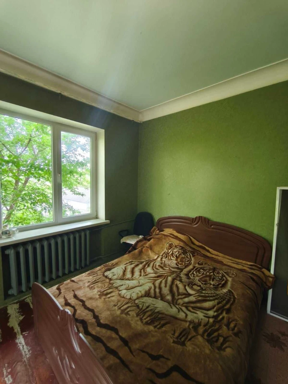 For sale, 3-room apartment on the right bank