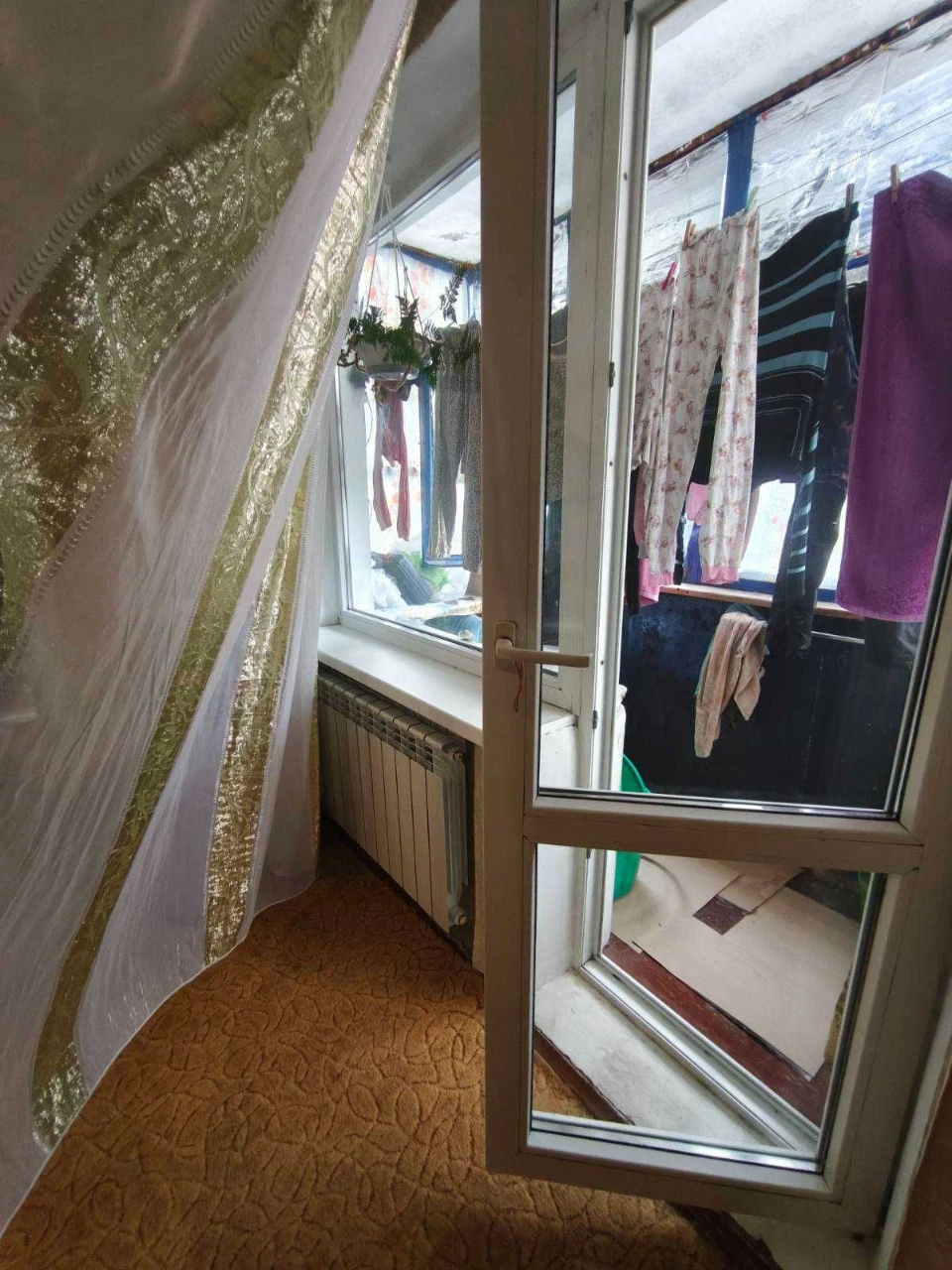 For sale, 3-room apartment on the right bank