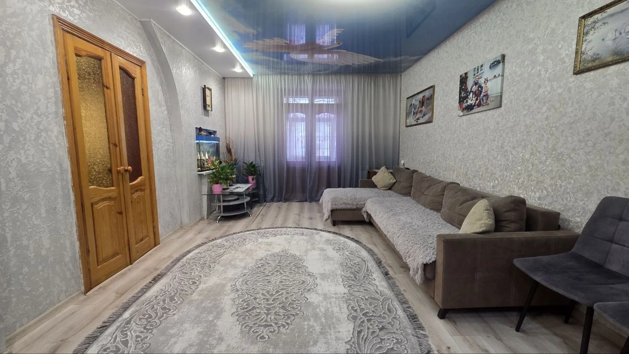 Продається чудова 3-кімнатна квартира в центрі міста