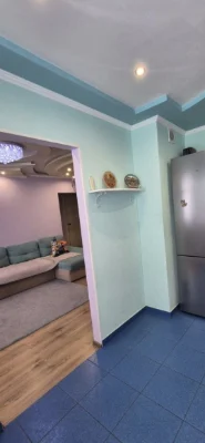 For sale 5-room apartment, with central heating, left bank.