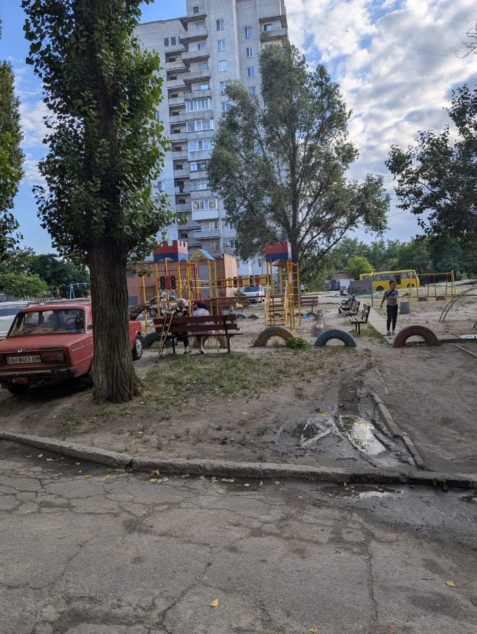 Продається 1-кімнатна квартира в самому серці 2-го мікрорайону