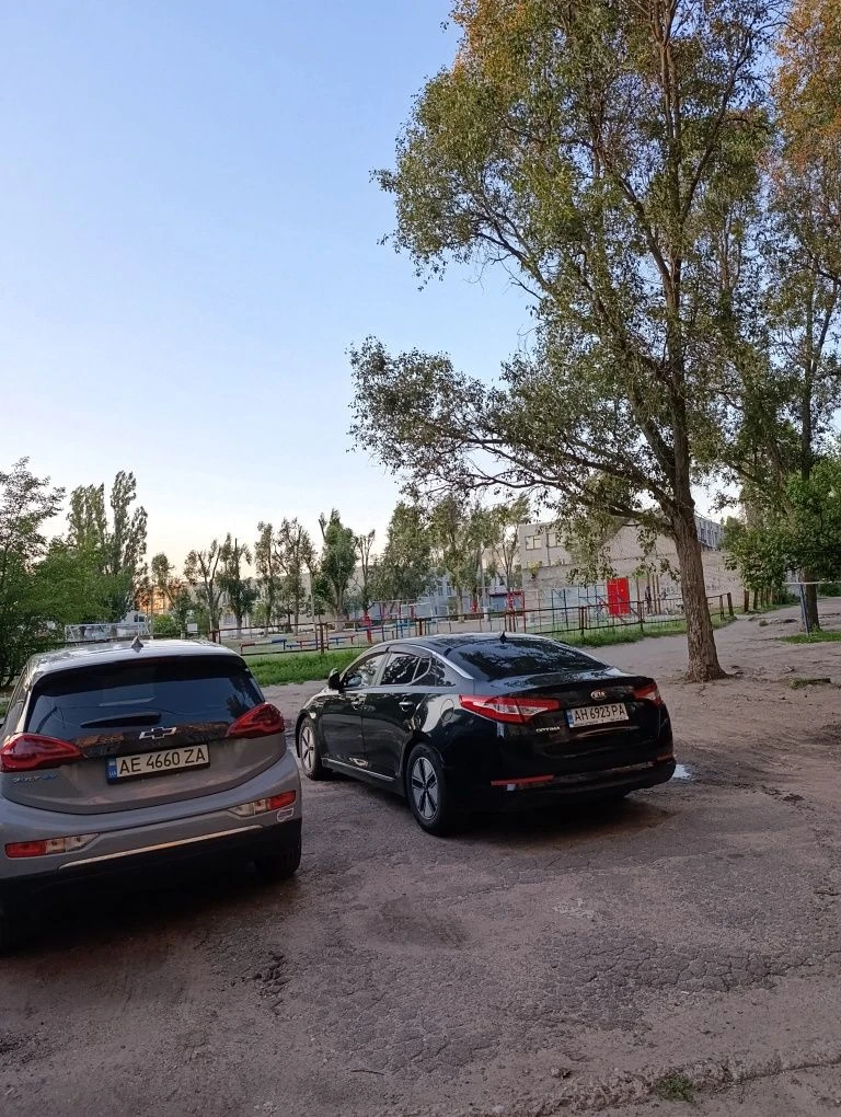 FOR SALE - 4-bedroom apartment in Dnipro!