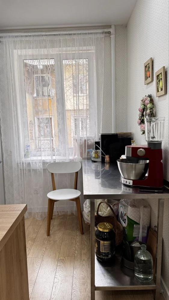 Продається двокімнатна квартира на вулиці Горплощадки