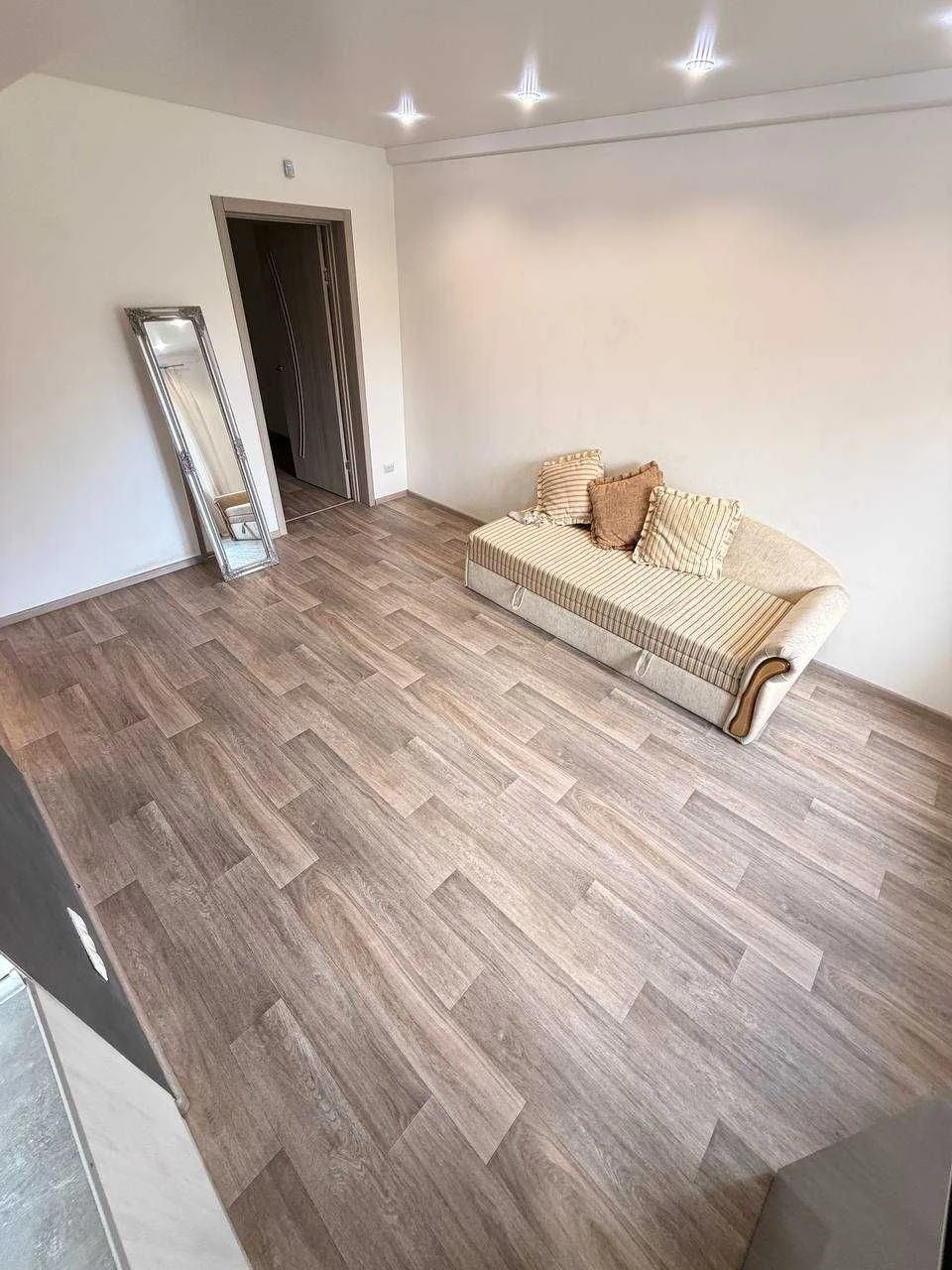 For Sale: 3-bedroom apartment. Cheremushky. Kastan