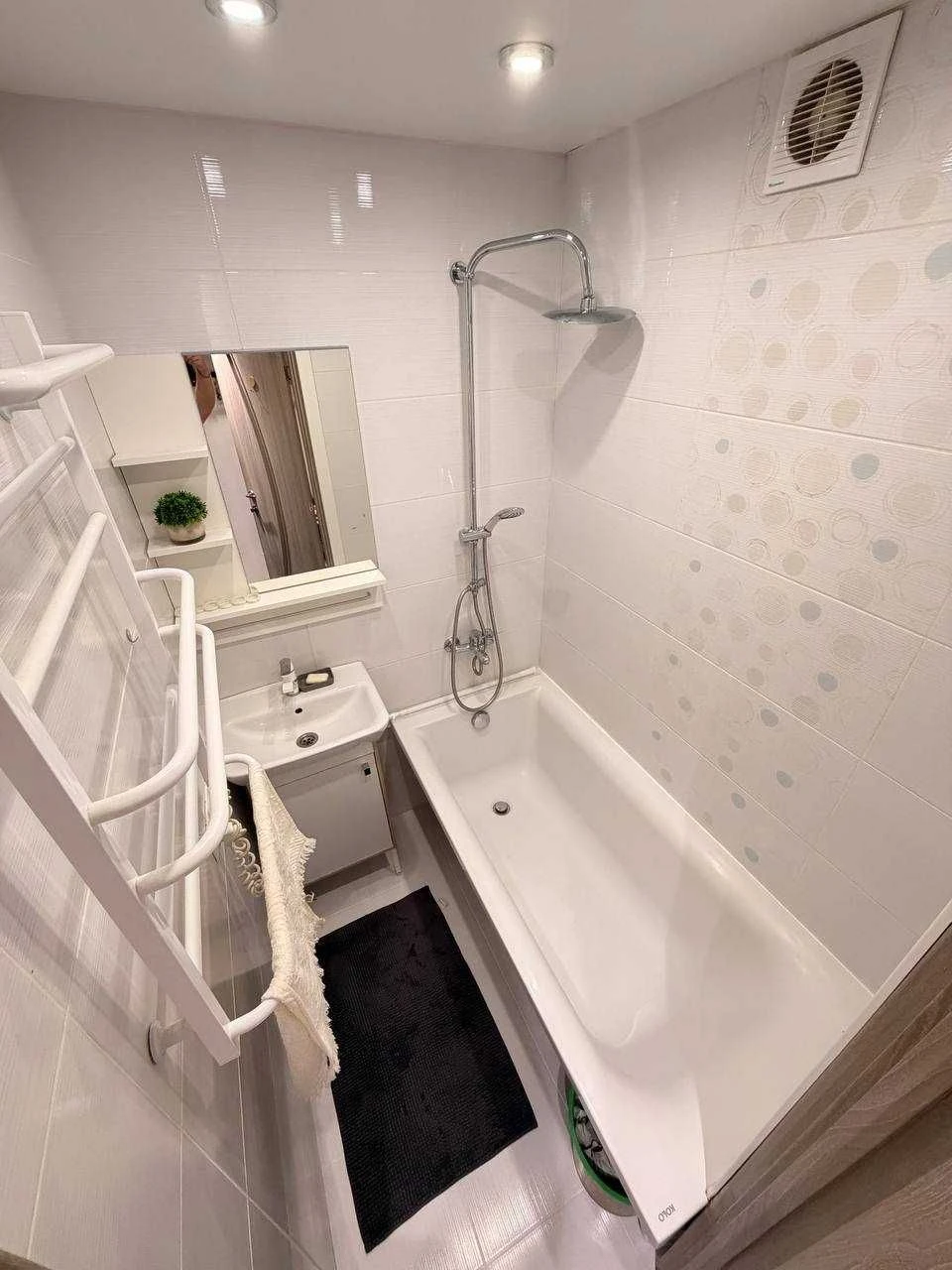 For Sale: 3-bedroom apartment. Cheremushky. Kastan