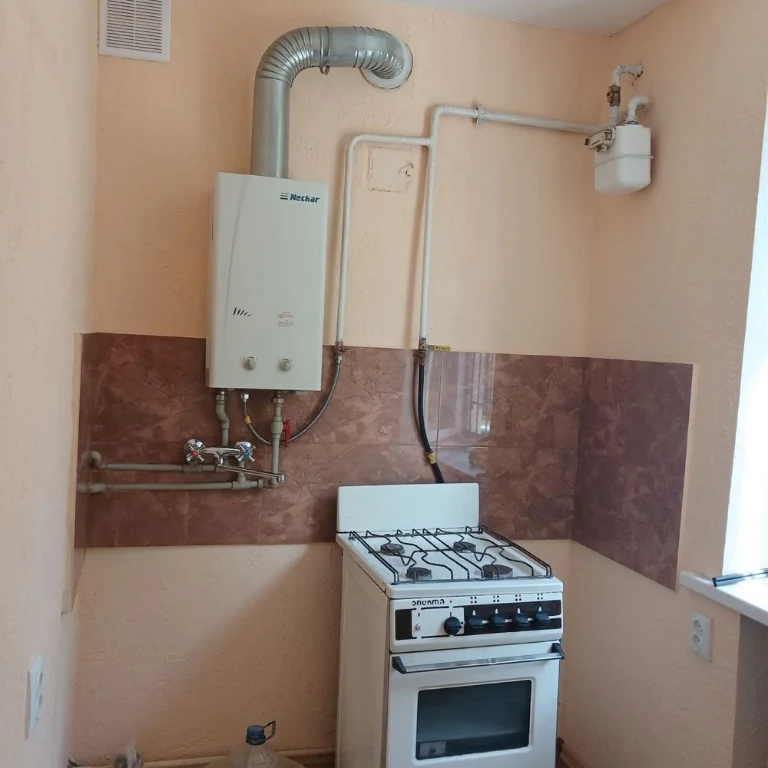 Продам 2-комн.квартиру в сталинке по ул. Химиков.