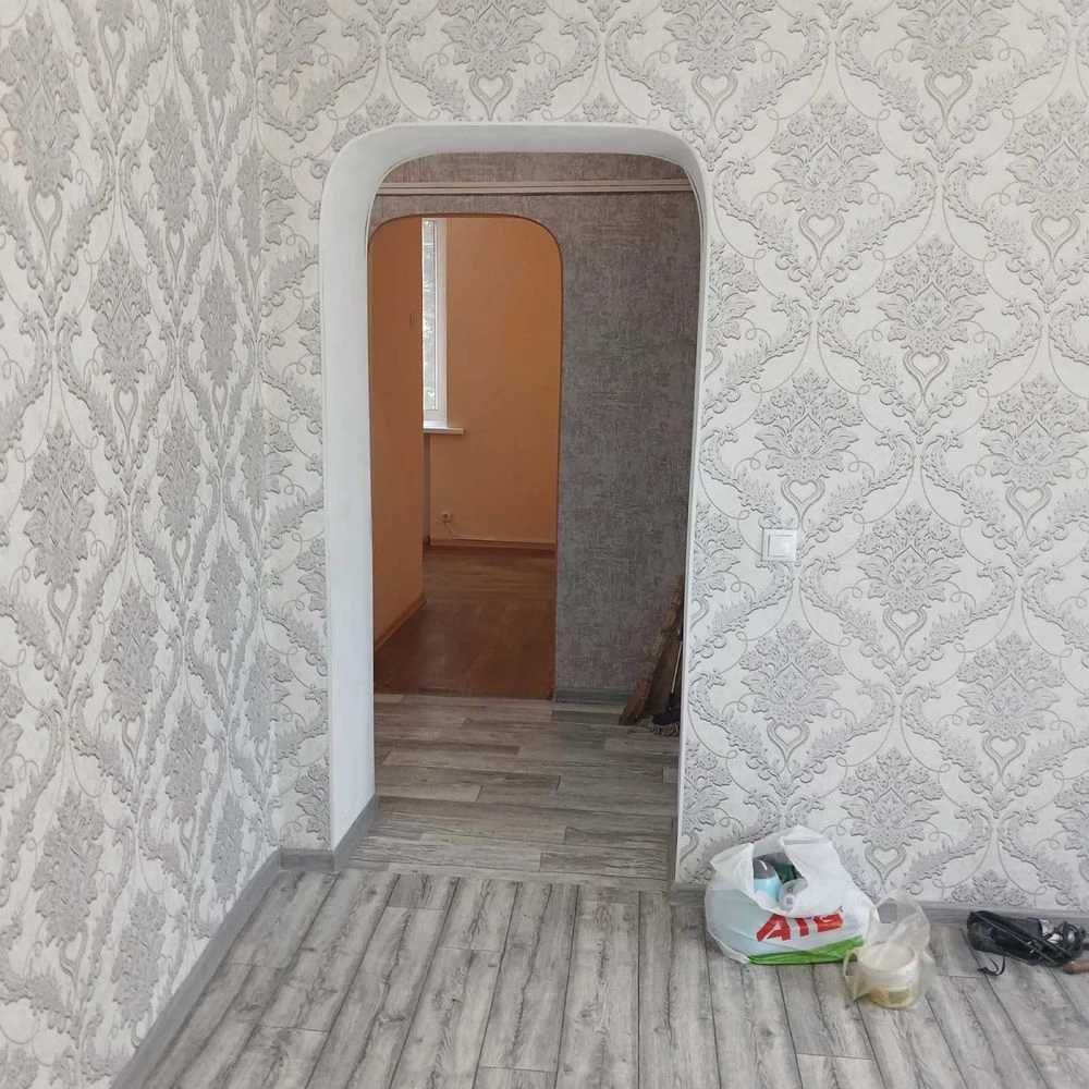 Продам 2-комн.квартиру в сталинке по ул. Химиков.