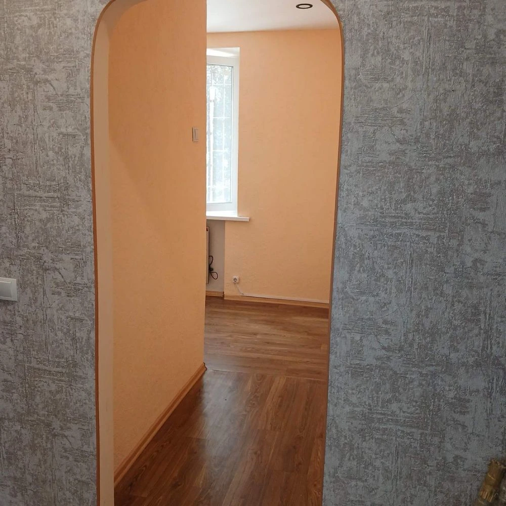 Продам 2-комн.квартиру в сталинке по ул. Химиков.