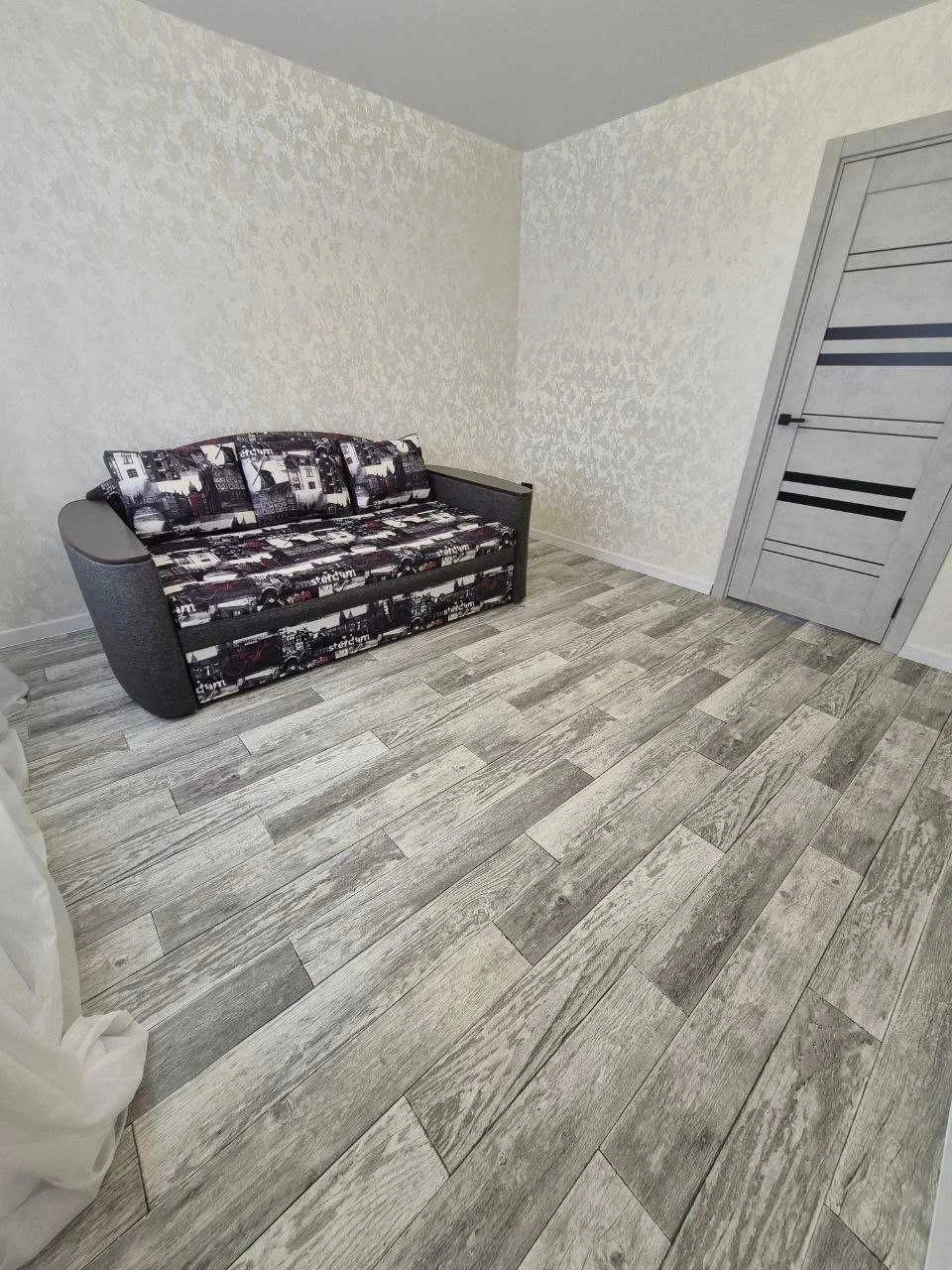 Renovated + perfect layout! 2-bedroom apartment in Dneprostroye