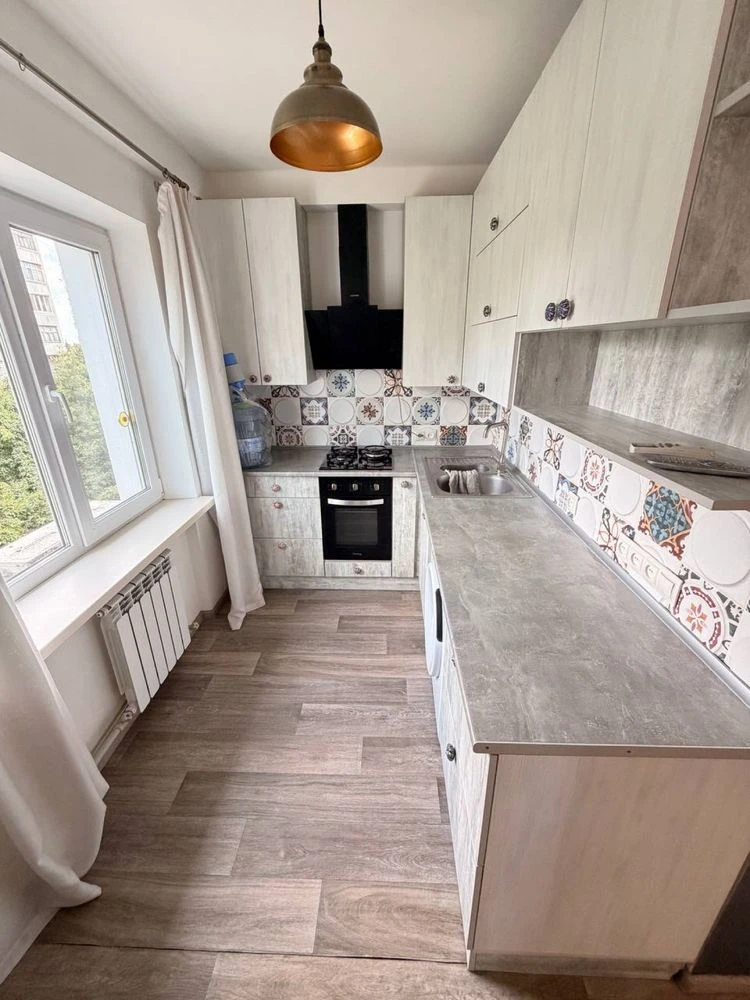 For Sale: 3-bedroom apartment. Right Bank. Cheremushki.