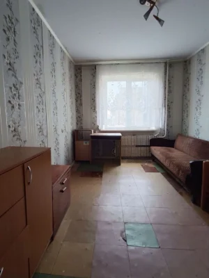 Продается  2-комнатная квартира  на Левом берегу 1-й мкрн.