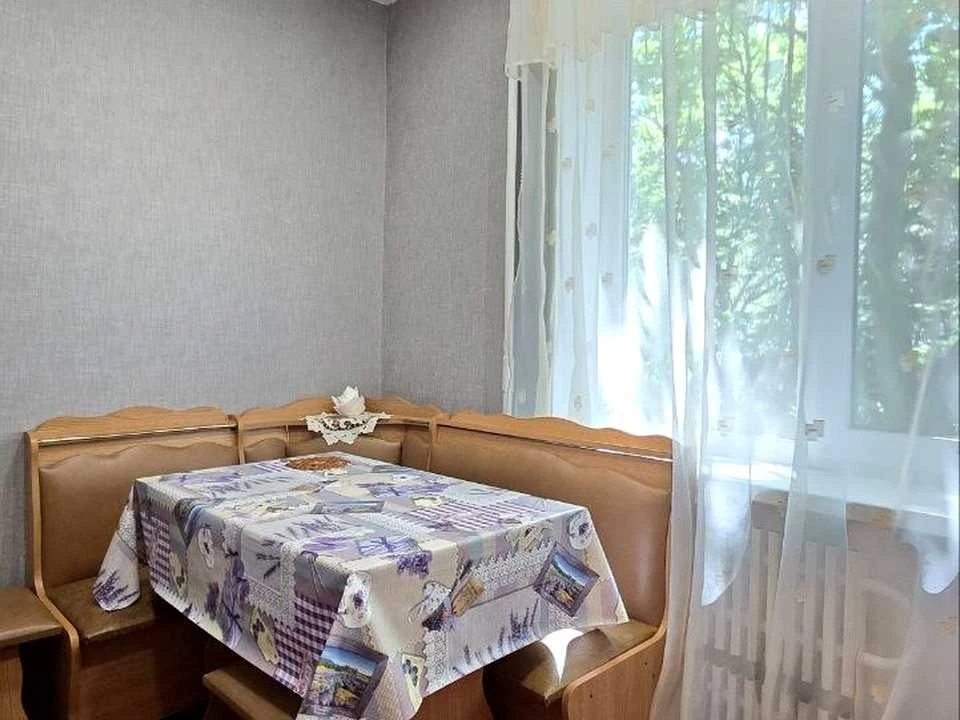 Квартира. Кам'янське, Кам'янське (Дніпродзержинськ), Євгена