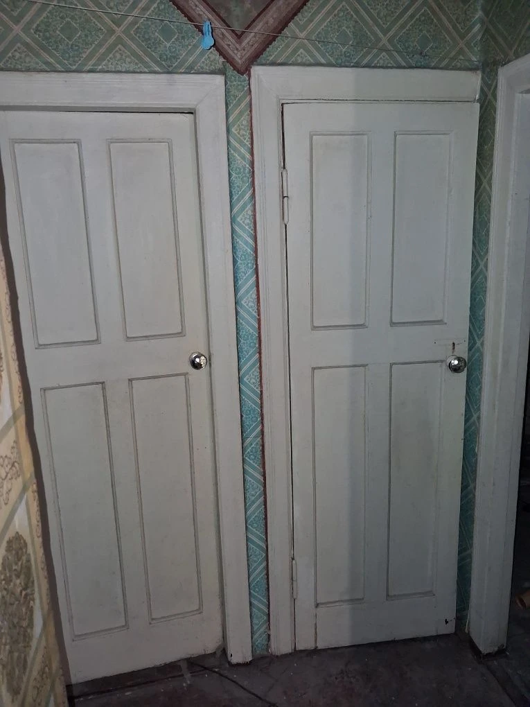 For Sale: 2-room Stalin-era apartment, separate rooms, address: Sachko Street/Center