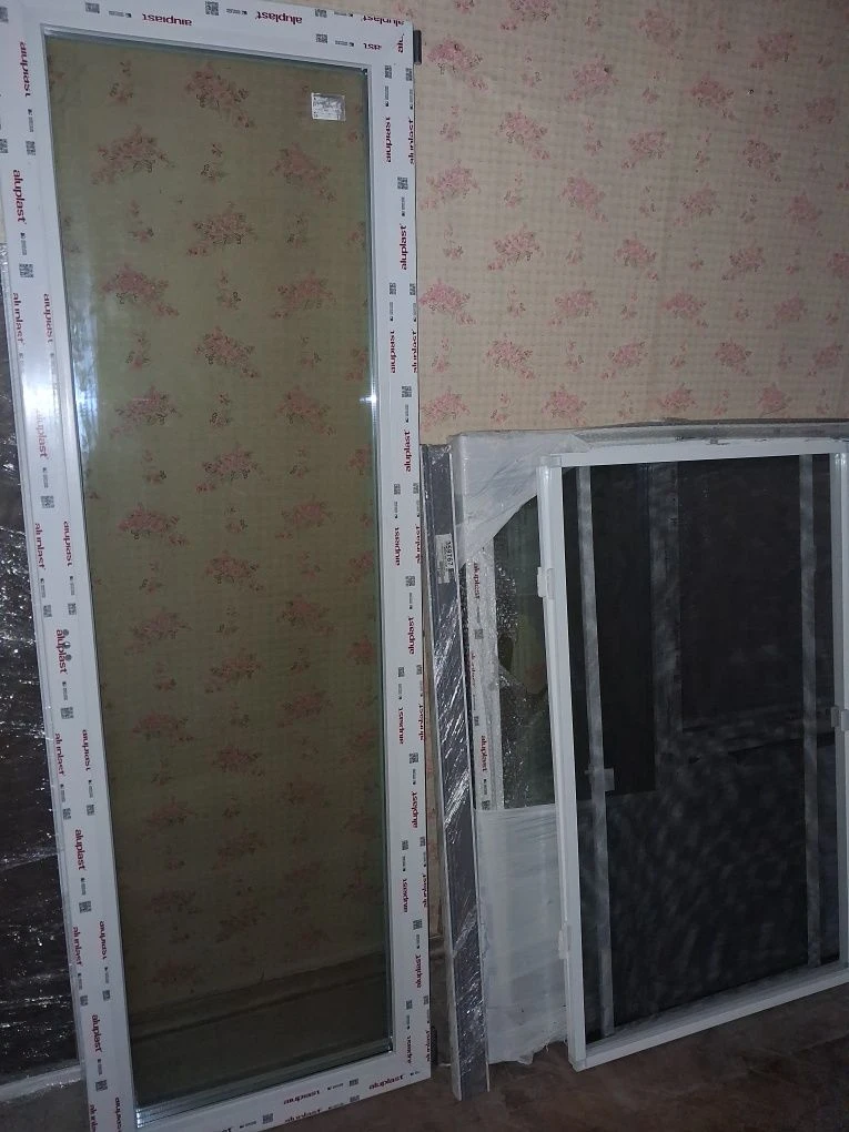 For Sale: 2-room Stalin-era apartment, separate rooms, address: Sachko Street/Center
