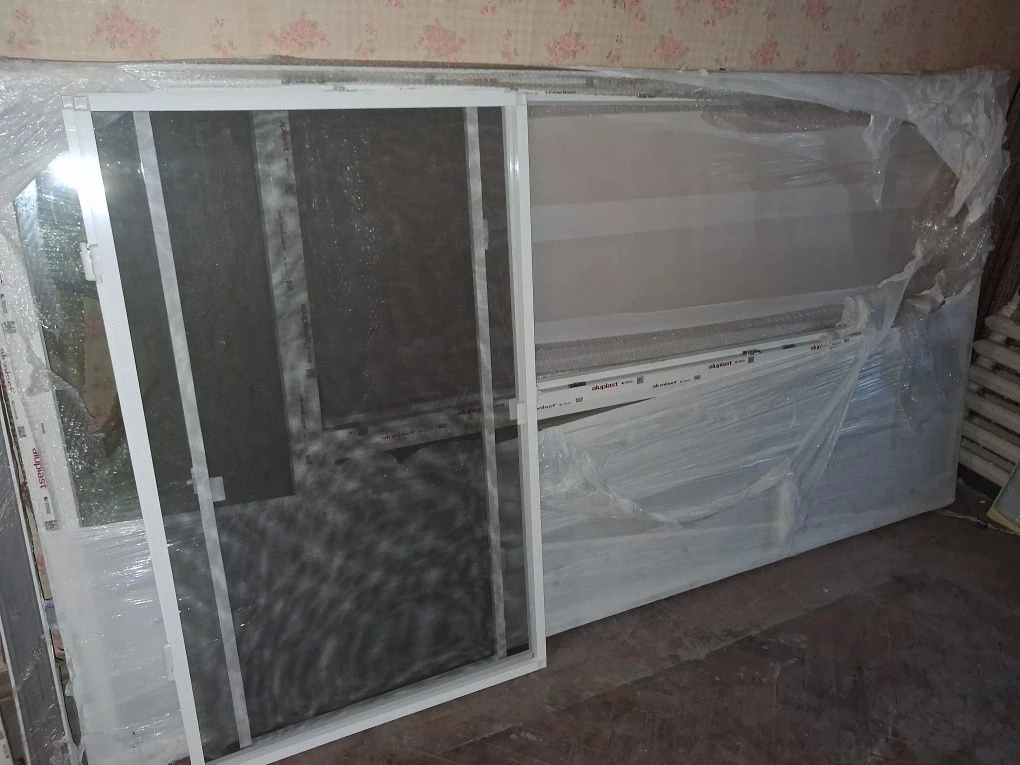 For Sale: 2-room Stalin-era apartment, separate rooms, address: Sachko Street/Center