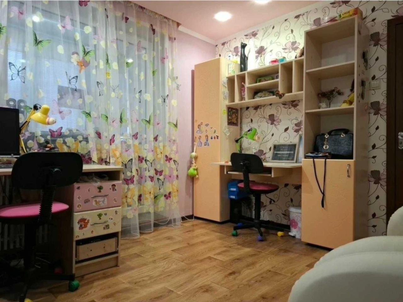 SALE of a 3-room apartment on the left bank (sale possible at)