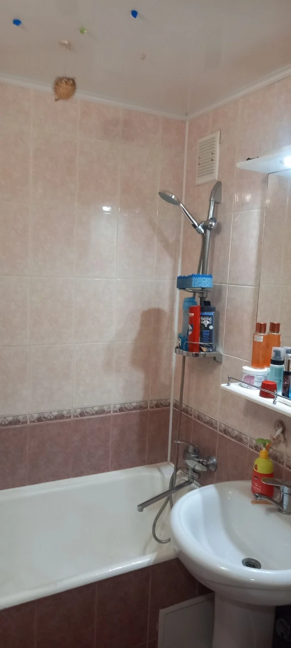 Продаж 3-кімнатної квартири 60м² в будинку на 5 поверсі.