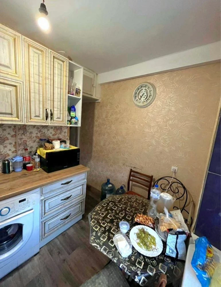 Продам 3 х комнатную квартиру. Правый берег