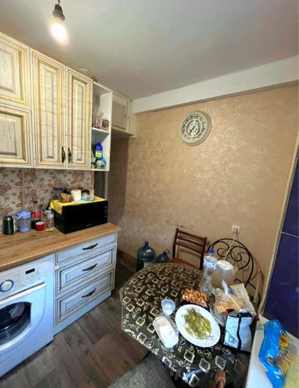 Продам 3 х комнатную квартиру. Правый берег