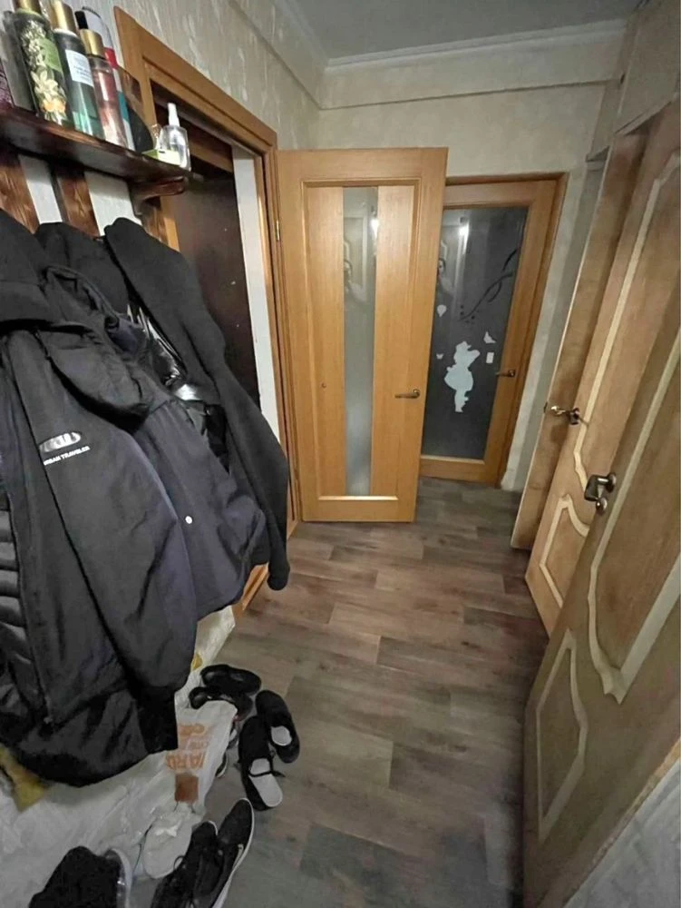 Продам 3 х комнатную квартиру. Правый берег
