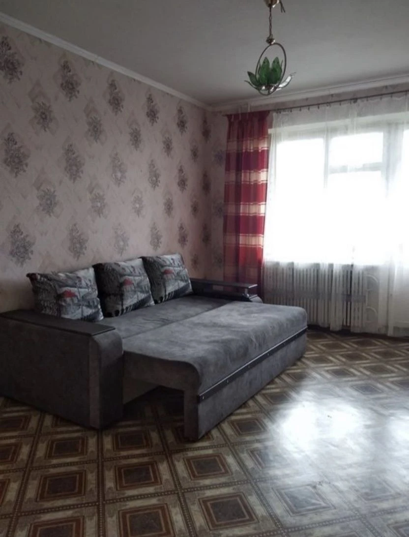 Sale. Three-room apartment. Left Bank