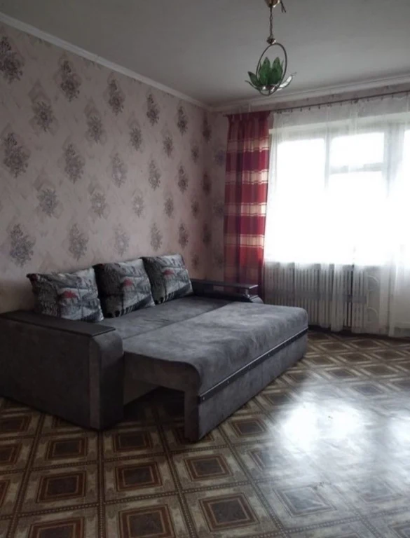 Sale. Three-room apartment. Left Bank