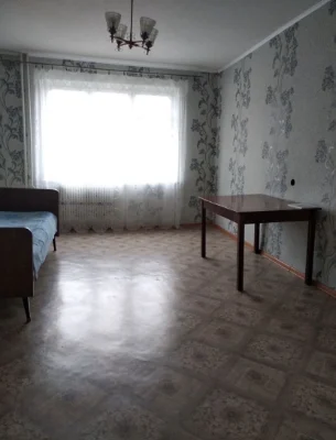 Sale. Three-room apartment. Left Bank