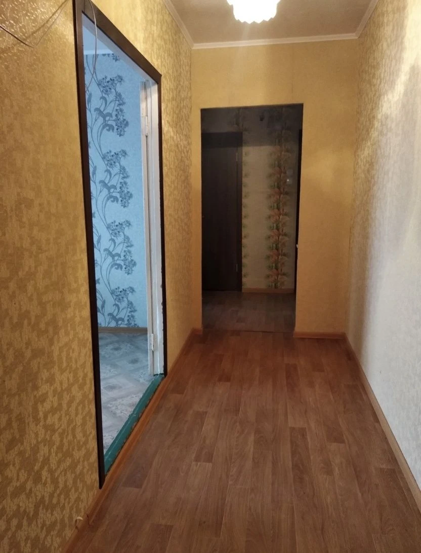 Sale. Three-room apartment. Left Bank