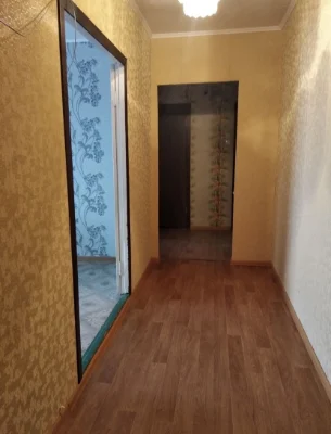 Sale. Three-room apartment. Left Bank